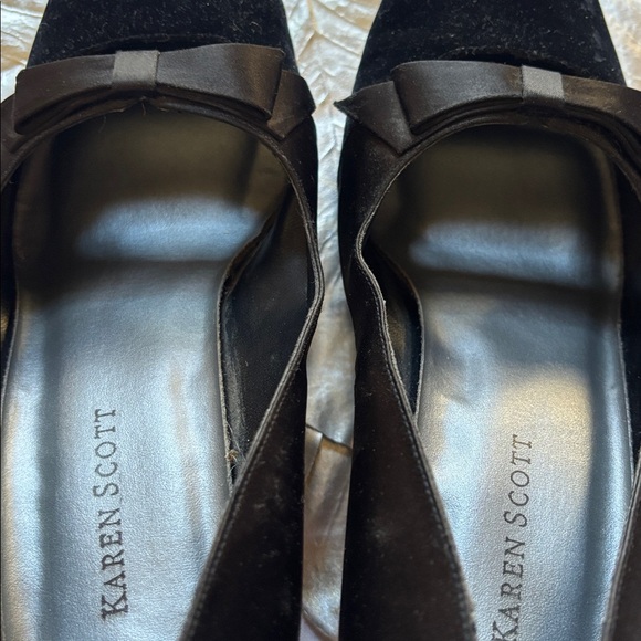 Karen Scott Black Square-Toe Bow Pumps - Picture 5 of 8